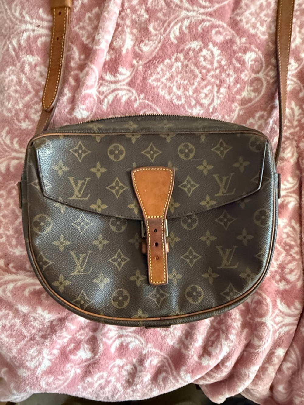 Louis Vuitton Monogram Juene Fille - Picture 4 of 11
